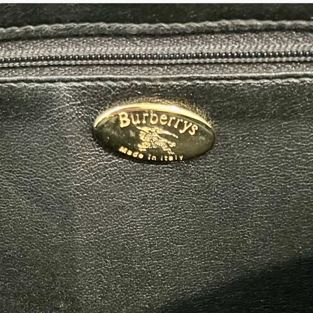 Beautiful Burberry Crossbody bag in use condition look at pictures, please - Picture 10 of 11